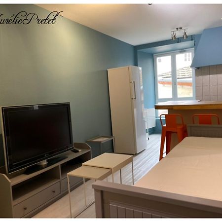 Appartement Porte Du Cantal Massiac Exterior foto